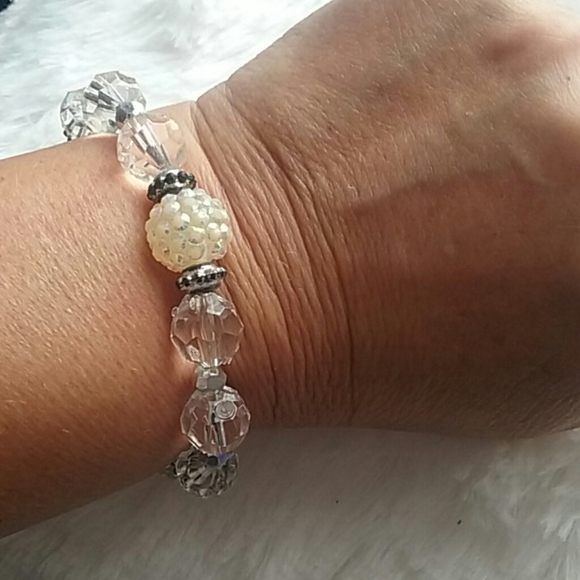 EUC- 2 Beautiful bracelets- Sold together - Picture 6 of 6